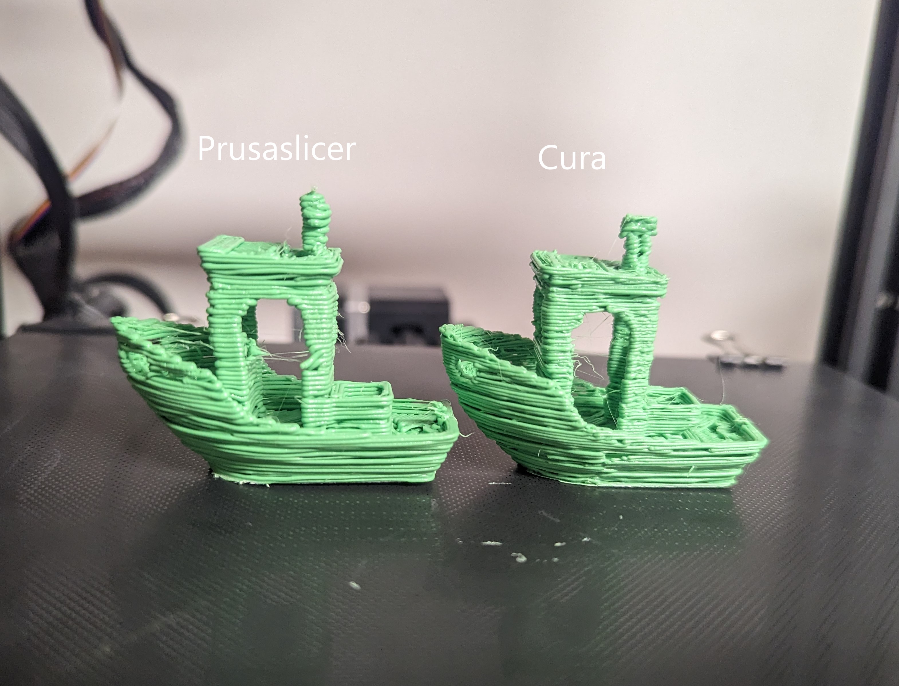Comparison of Cura and Prusaslicer